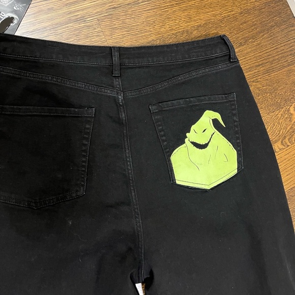 HOT TOPIC DISNEY The Nightmare Before Christmas Oogie Boogie Mom Jean SZ 17 Plus - Picture 11 of 14